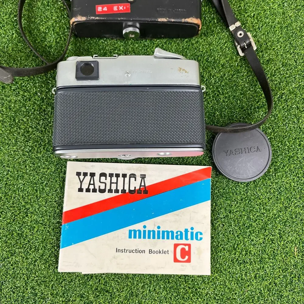 Vintage Yashica Minimatic-C 35mm Rangefinder Film Camera Untested